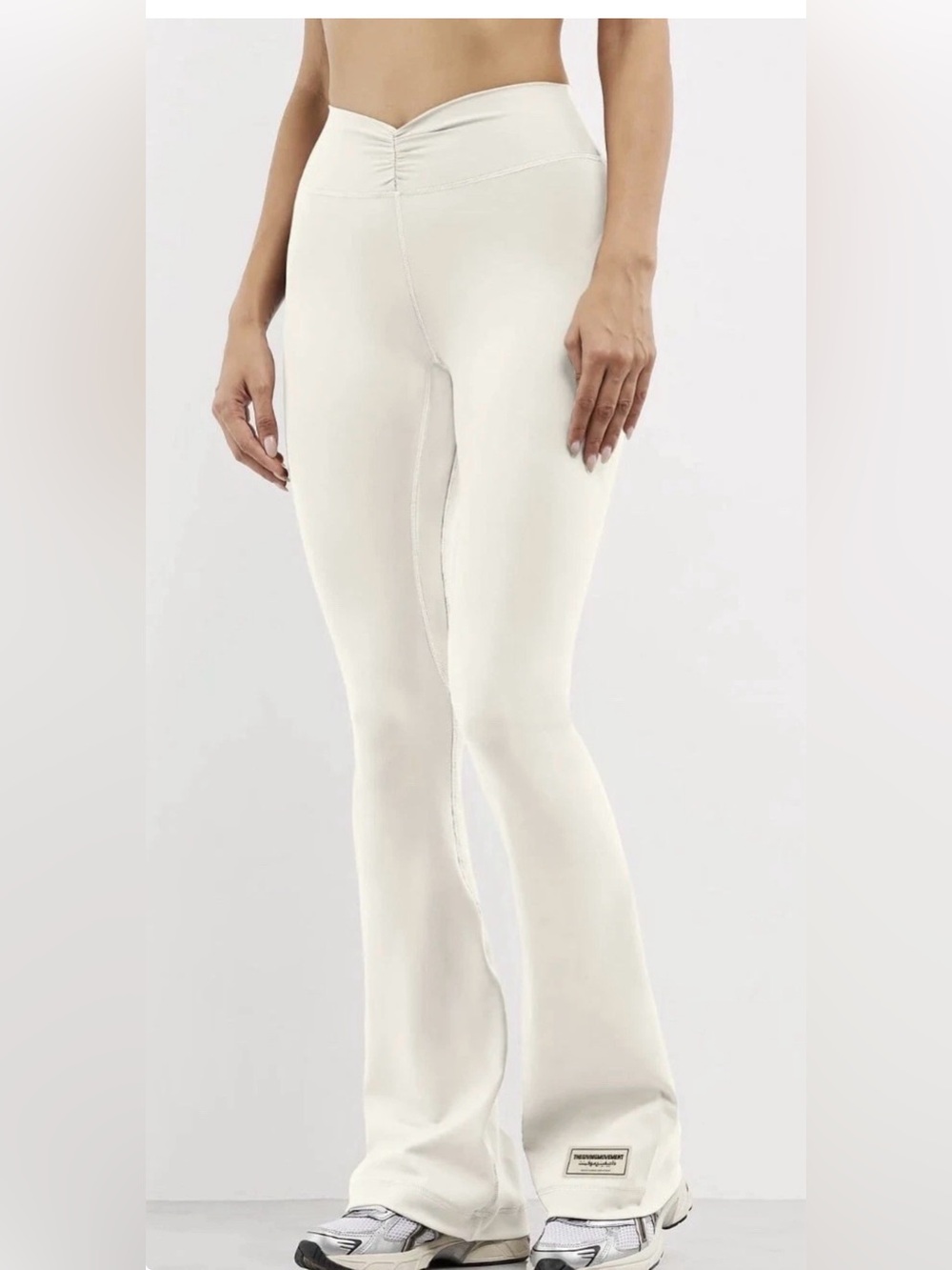 The Giving Movement Softskin Flared Leggings White Size Small High Waist Yoga